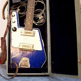 Weird 70s German Herrnsdorf guitar including case & case candy! 2