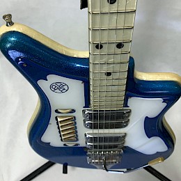 Alvaro Bartolini blue sparkle V4 guitar 1960s made in Italy 2